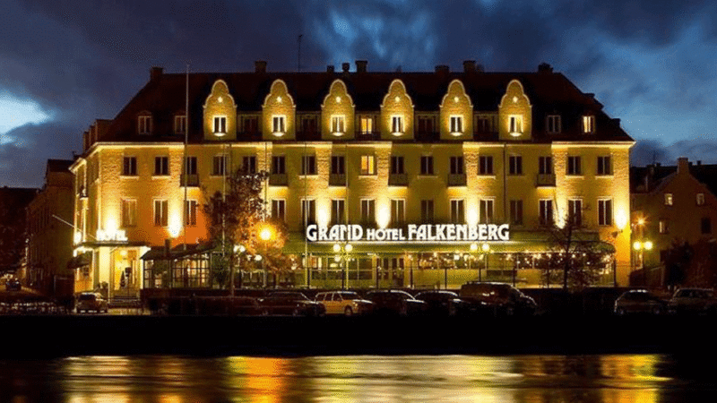 Grand Hotel after dark